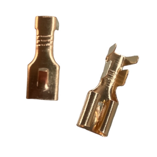 Ongeïsoleerde vrouwelijke vlakstekker met weerhaak  111971961 (Draad 4-6 mm²)