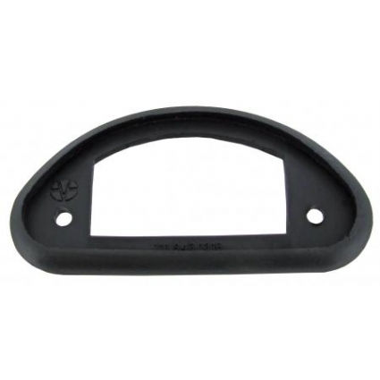 Rubber kentekenplaat verlichting. Kever 8/1957 T/M 7/1963 alle modellen. Kever 8/1963 T/M 7/1966 alleen standaard modellen 111943131B